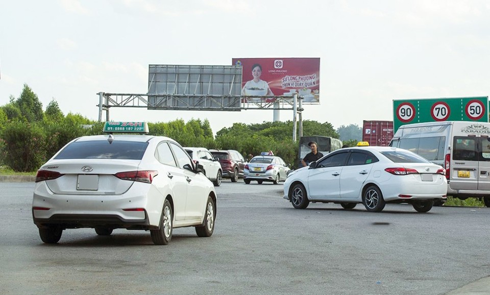 Bắc Ninh xử l&yacute; nghi&ecirc;m t&igrave;nh trạng taxi &ldquo;d&ugrave;&rdquo;