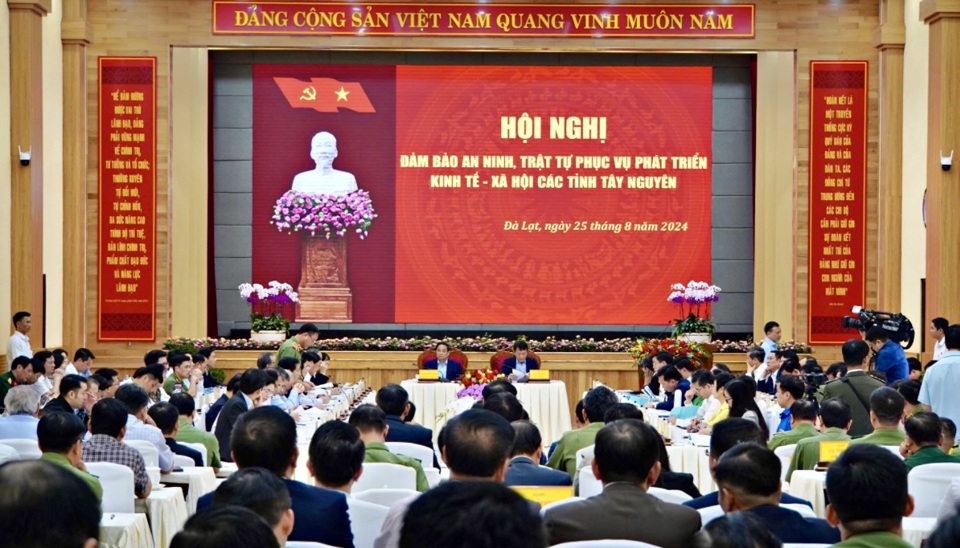 To&agrave;n cảnh Hội nghị.