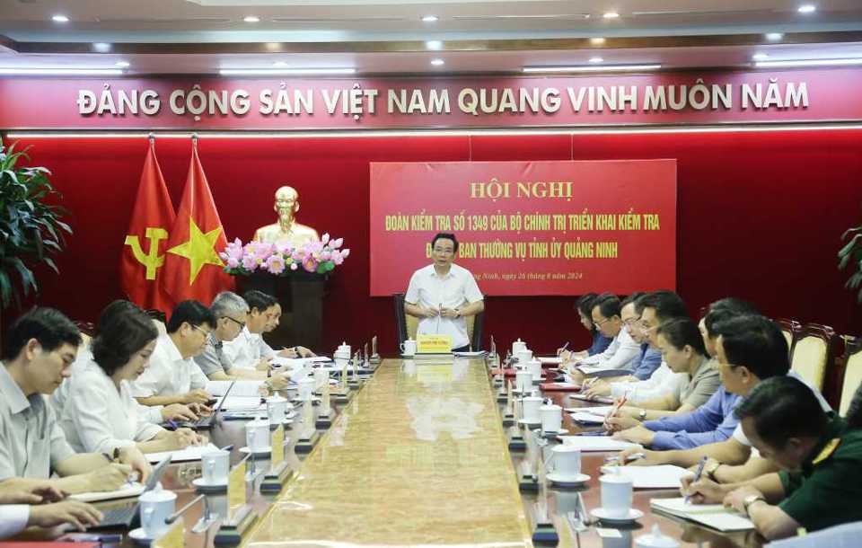 &Ocirc;ng Nghi&ecirc;m Ph&uacute; Cường, Ph&oacute; Chủ nhiệm Ủy ban Kiểm tra Trung ương, Ph&oacute; Trưởng đo&agrave;n kiểm tra l&agrave;m việc với Ban Thường vụ Tỉnh uỷ Quảng Ninh.