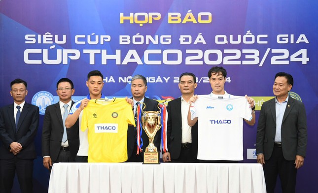 Ra mắt &aacute;o đấu của Nam Định v&agrave; Thanh H&oacute;a ở trận Si&ecirc;u C&uacute;p Quốc gia 2023/2024.