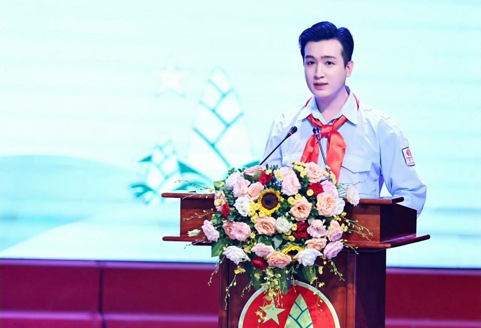 Ph&oacute; B&iacute; thư Th&agrave;nh đo&agrave;n, Chủ tịch Hội đồng Đội TP H&agrave; Nội Đ&agrave;o Đức Việt ph&aacute;t biểu tại chương tr&igrave;nh