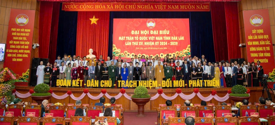 Ra mắt Uỷ vi&ecirc;n Uỷ ban MTTQ Việt Nam tỉnh kho&aacute; XV, nhiệm kỳ 2024 - 2029