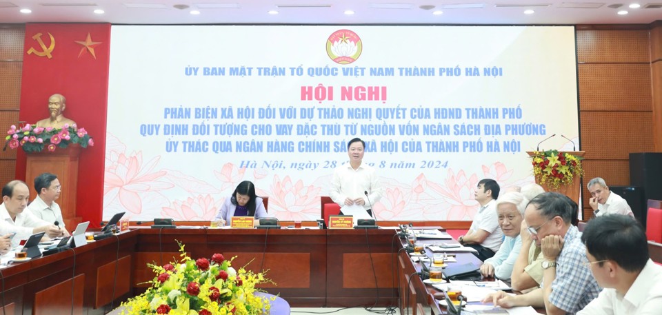 Quang cảnh&nbsp;Hội nghị phản biện x&atilde; hội đối với dự thảo Nghị quyết của HĐND TP quy định đối tượng cho vay đặc th&ugrave; từ nguồn vốn ng&acirc;n s&aacute;ch địa phương ủy th&aacute;c qua Ng&acirc;n h&agrave;ng Ch&iacute;nh s&aacute;ch x&atilde; hội của TP H&agrave; Nội