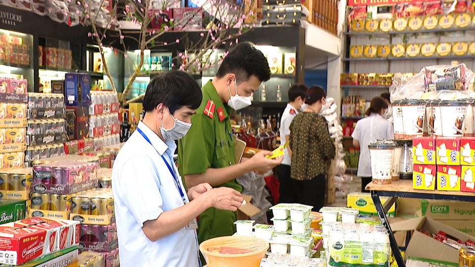 Tăng cường kiểm tra đột xuất về an to&agrave;n thực phẩm.