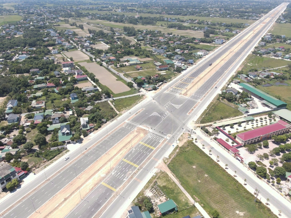 Dự &aacute;n n&agrave;y g&oacute;p phần quan trọng triển khai v&agrave; ho&agrave;n th&agrave;nh Đề &aacute;n ph&aacute;t triển th&agrave;nh phố Vinh, tỉnh Nghệ An th&agrave;nh trung t&acirc;m kinh tế, văn h&oacute;a v&ugrave;ng Bắc Trung bộ.&nbsp;