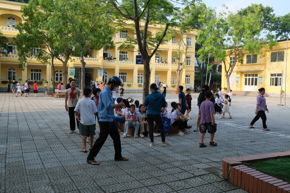 Sau thời gian nghỉ h&egrave;, học sinh tại tỉnh Vĩnh Ph&uacute;c đ&atilde; quay lại trường học để được phổ biến nội quy, quy chế trước khi bước v&agrave;o năm học mới. Ảnh: Sỹ H&agrave;o.&nbsp;