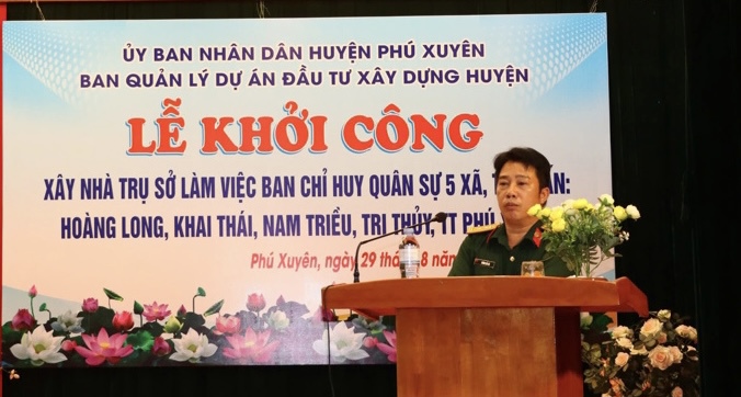 Thượng t&aacute; Vương Hải H&agrave; - Chỉ huy trưởng Ban CHQS huyện Ph&uacute; Xuy&ecirc;n ph&aacute;t biểu tại lễ khởi c&ocirc;ng dự &aacute;n