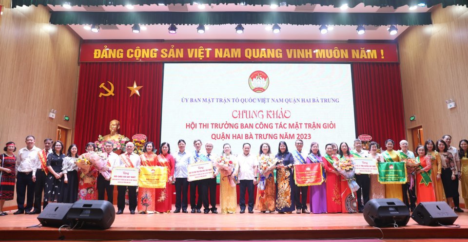 Nhiệm kỳ n&agrave;y, c&aacute;n bộ Mặt trận c&aacute;c cấp TP H&agrave; Nội được chọn lựa kỹ c&agrave;ng hơn, b&ecirc;n cạnh nhiệt huyết c&ograve;n ch&uacute; trọng tr&igrave;nh độ v&agrave; kỹ năng vận động