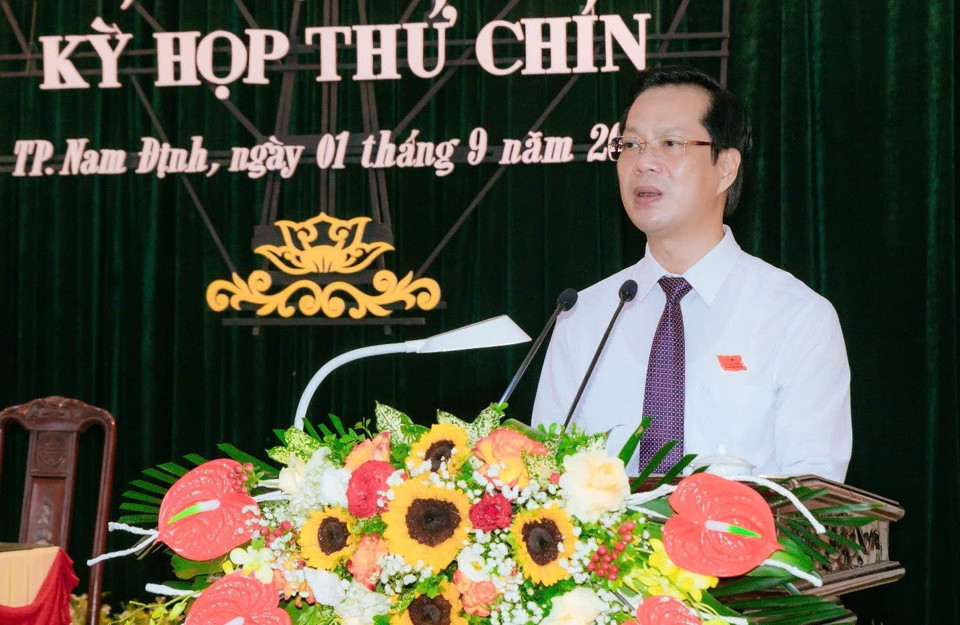 B&iacute; thư Th&agrave;nh ủy, Chủ tịch HĐND TP Nam Định Nguyễn Anh Tuấn. Ảnh: DH