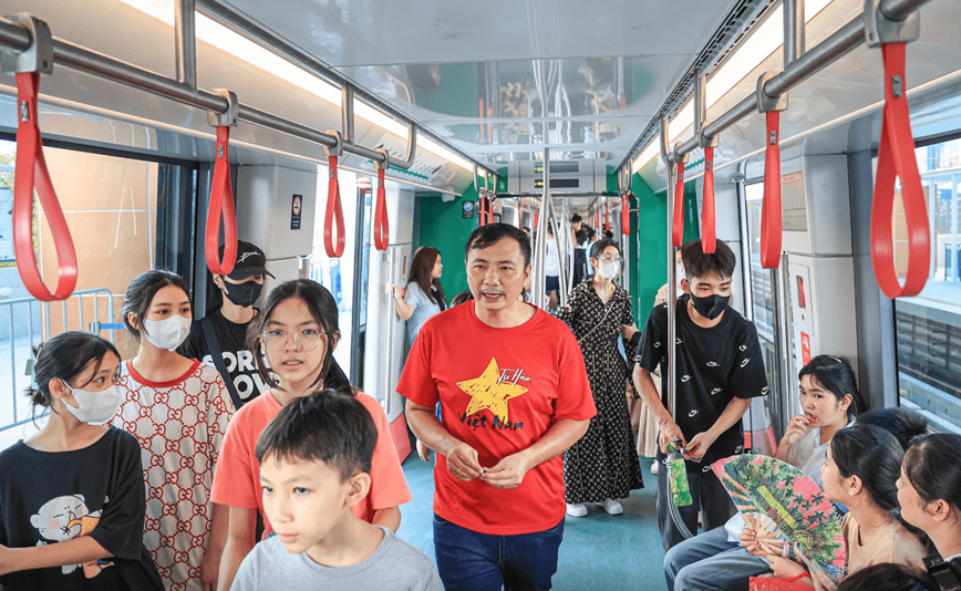 Hai tuyến metro Nhổn - ga H&agrave; Nội, C&aacute;t Linh - H&agrave; Đ&ocirc;ng thu h&uacute;t h&agrave;ng trăm ngh&igrave;n lượt h&agrave;nh kh&aacute;ch đi lại trong kỳ nghỉ lễ Quốc kh&aacute;nh 2/9.