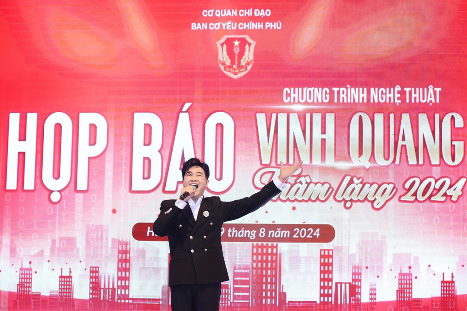 “Vinh quang thầm lặng 2024” - Tôn vinh cống hiến ngành Cơ yếu Việt Nam - Ảnh 2