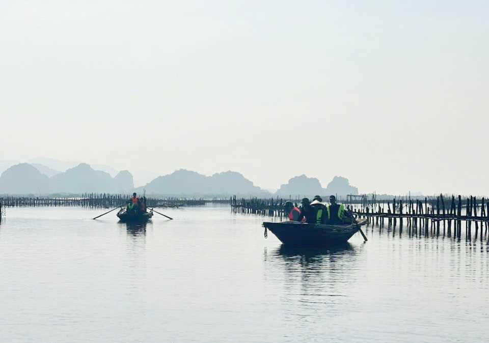 Lực lượng chức năng t&igrave;m thấy thi thể nạn nh&acirc;n bị mất t&iacute;ch tại khu vực ngo&agrave;i đ&ecirc; cống B&aacute;t B&egrave;.