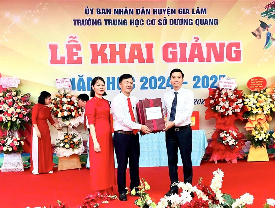 Hơn 68 nghìn học sinh huyện Gia Lâm bước vào năm học mới - Ảnh 1