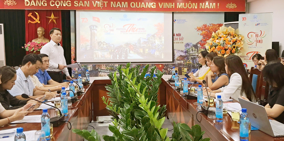 Ph&oacute; Gi&aacute;m đốc HPA Nguyễn Trần Quang giới thiệu về c&aacute;c hoạt động tại&nbsp; Festival Thu H&agrave; Nội 2024. Ảnh: Ho&agrave;i Nam