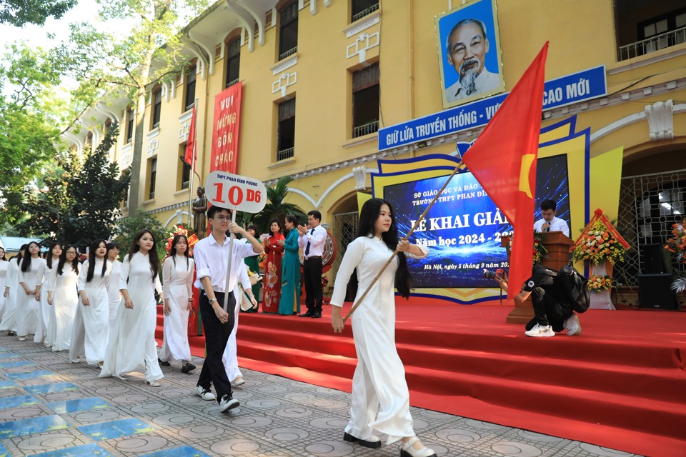 Lễ khai giảng diễn ra trang trọng, ngắn gọn