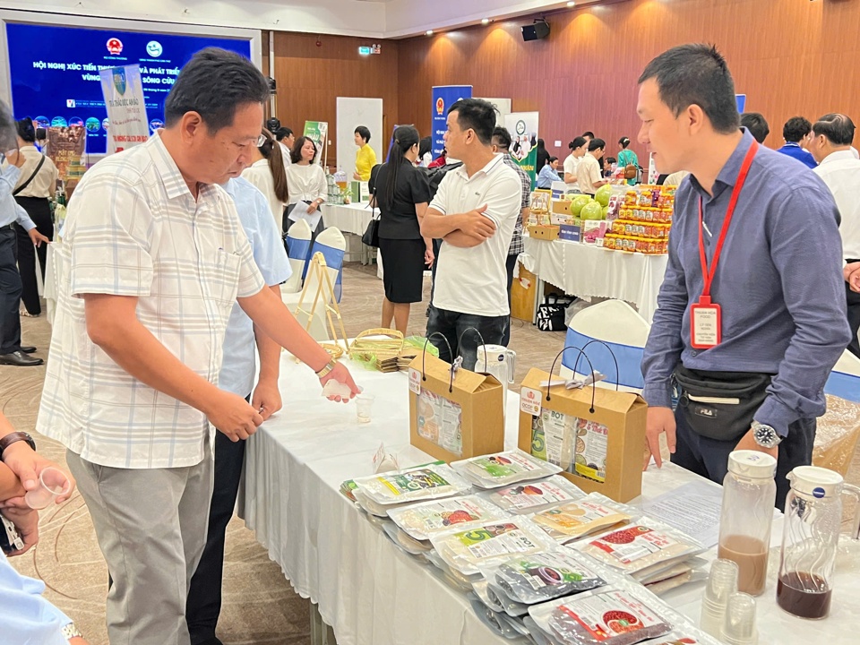 &nbsp;Trưng bày, quảng bá sản ph&acirc;̉m của các địa phương, doanh nghi&ecirc;̣p trong vùng ĐBSCL.