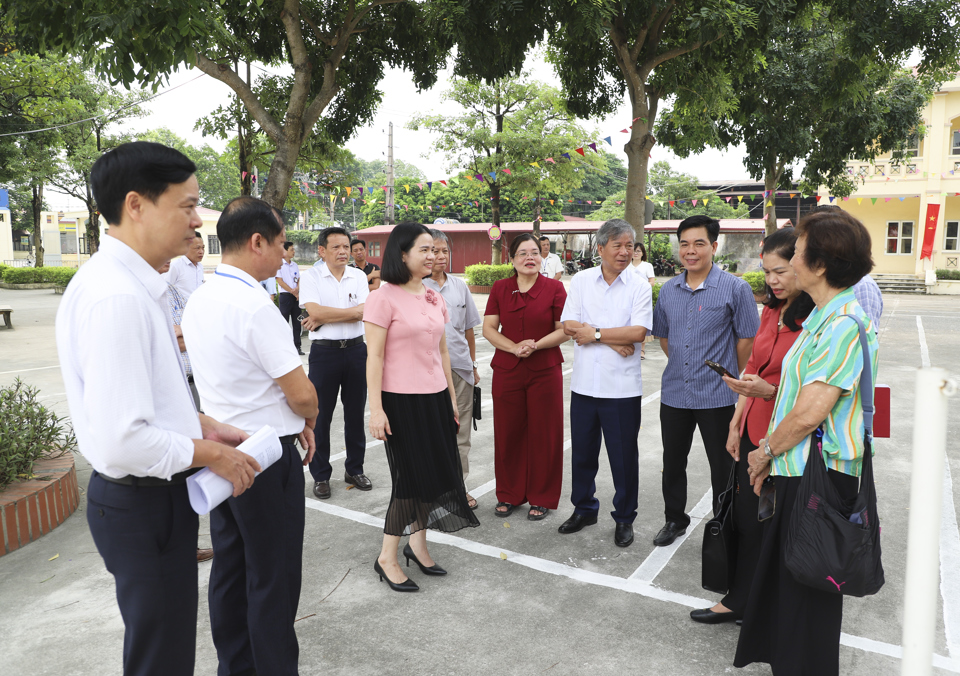 Đo&agrave;n khảo s&aacute;t thực tế tại x&atilde; Văn B&igrave;nh