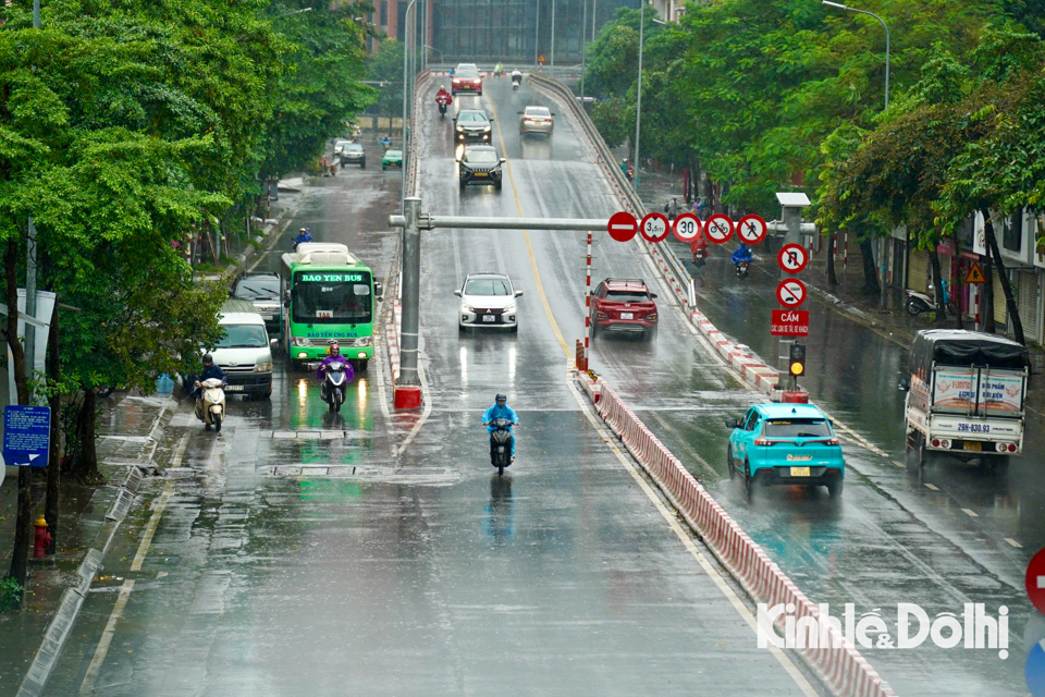 Đoạn đường Phạm Ngọc Thạch thưa thớt c&aacute;c phương tiện di chuyển.