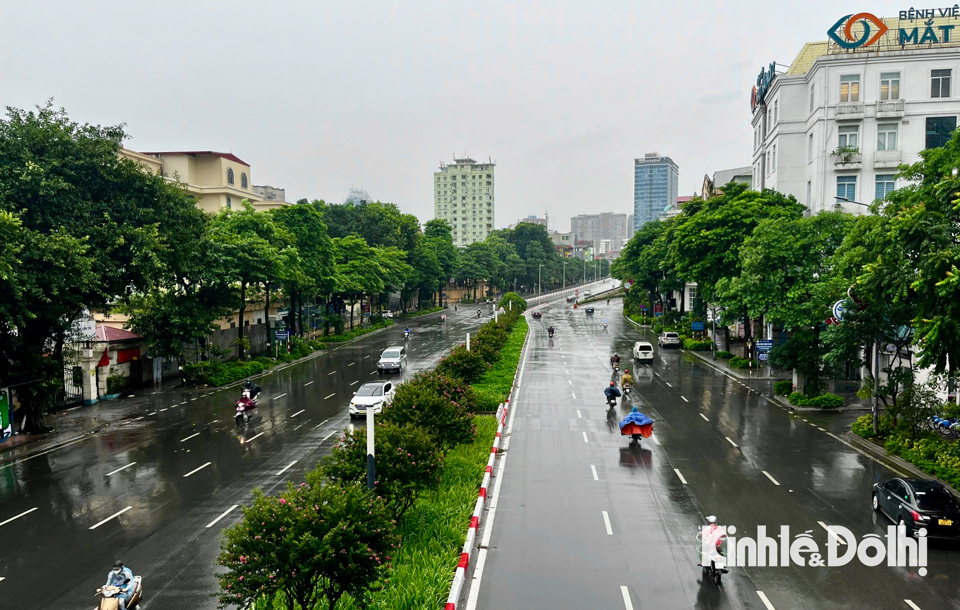 Theo Trung t&acirc;m Dự b&aacute;o kh&iacute; tượng thủy văn quốc gia, H&agrave; Nội ng&agrave;y 7/9 c&oacute; mưa to đến rất to. Gi&oacute; Bắc đến T&acirc;y Bắc cấp 4 - 5, sau tăng l&ecirc;n cấp 6 - 8, giật cấp 9 - 11.