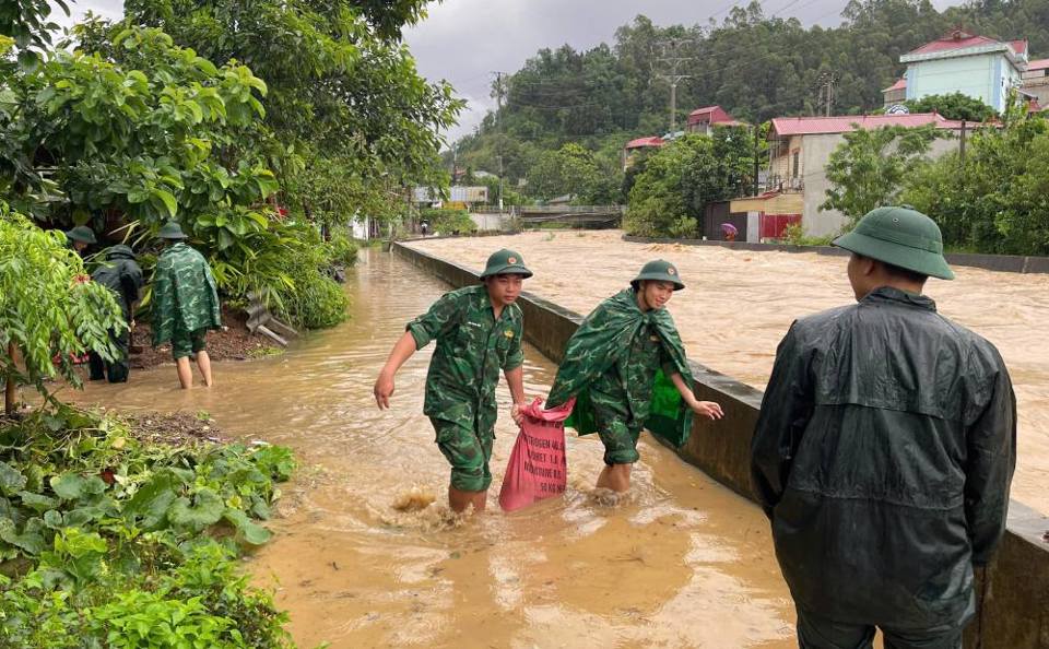 BĐBP tỉnh Lạng Sơn duy trì 100% quân số để ứng phó với diễn biến tình hình mưa bão. Ảnh: BĐBP