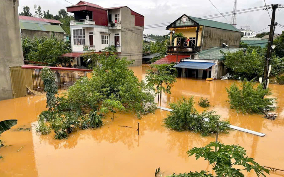 Mưa lớn, lũ qu&eacute;t, sạt lở, ngập &uacute;ng xảy ra tr&ecirc;n địa b&agrave;n 9 huyện, thị x&atilde;, th&agrave;nh phố đ&atilde; g&acirc;y thiệt hại lớn về người v&agrave; t&agrave;i sản của người d&acirc;n tr&ecirc;n địa b&agrave;n tỉnh Y&ecirc;n B&aacute;i. Ảnh: B&aacute;o Y&ecirc;n B&aacute;i