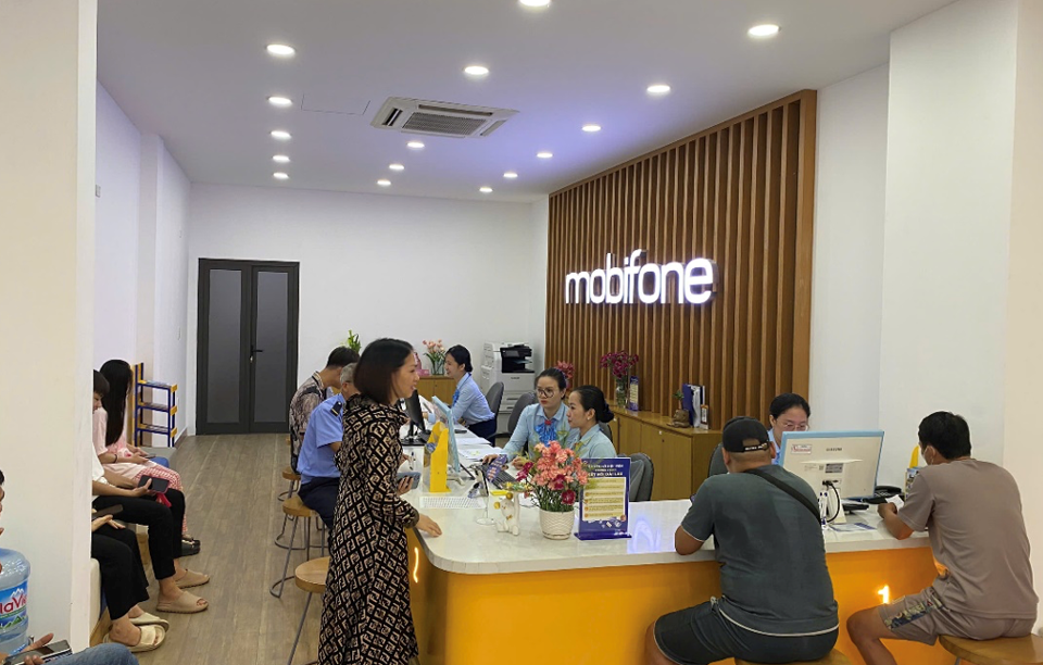 MobiFone triển khai chương tr&igrave;nh ưu đ&atilde;i d&agrave;nh cho tất cả kh&aacute;ch h&agrave;ng lưu tr&uacute; tại c&aacute;c tỉnh, th&agrave;nh ảnh hưởng bởi cơn b&atilde;o số 3. (Ảnh minh hoạ)