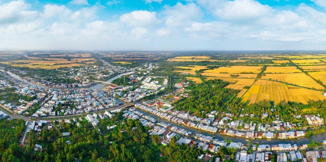 Mục ti&ecirc;u từ nay đến năm 2030, n&ocirc;ng d&acirc;n v&agrave; cư d&acirc;n n&ocirc;ng th&ocirc;n của Hậu Giang c&oacute; tr&igrave;nh độ, đời sống vật chất v&agrave; tinh thần ng&agrave;y c&agrave;ng cao, l&agrave;m chủ qu&aacute; tr&igrave;nh ph&aacute;t triển n&ocirc;ng nghiệp, n&ocirc;ng th&ocirc;n. Ảnh CK