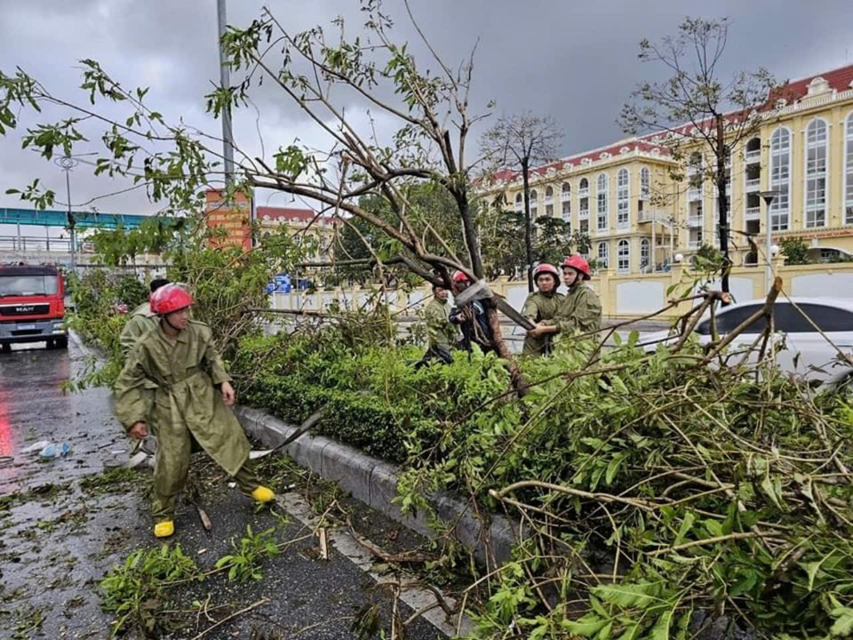 Tỉnh Quảng Ninh đang t&iacute;ch cực khắc phục hậu quả sau b&atilde;o.