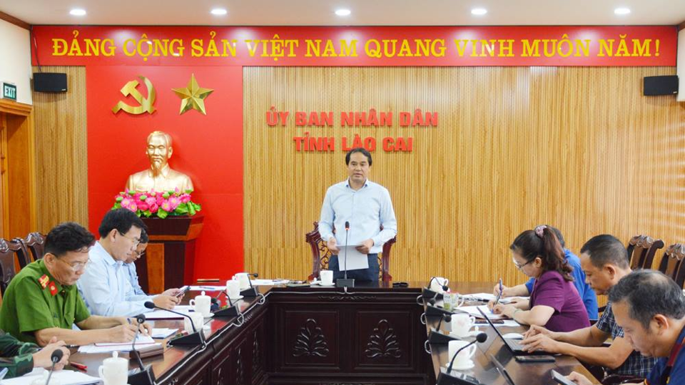 Quang cảnh cuộc họp.