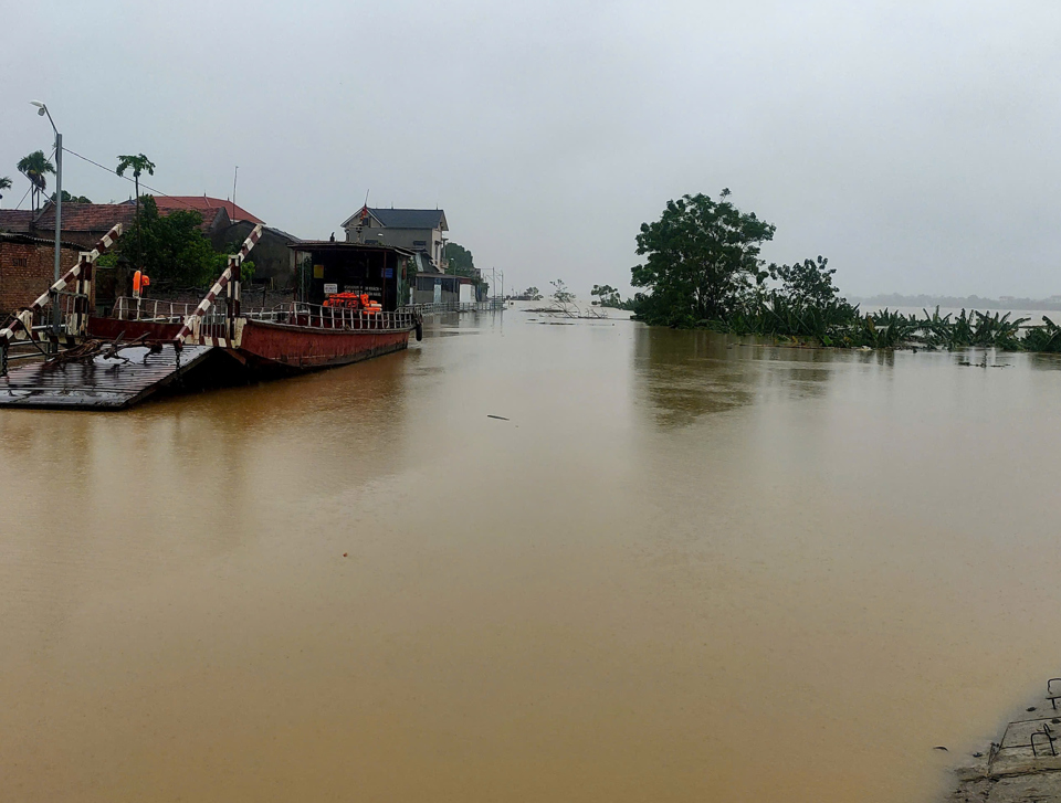 X&atilde; đảo Minh Ch&acirc;u ngập trong nước, h&igrave;nh ảnh ghi nhận s&aacute;ng 11/9.