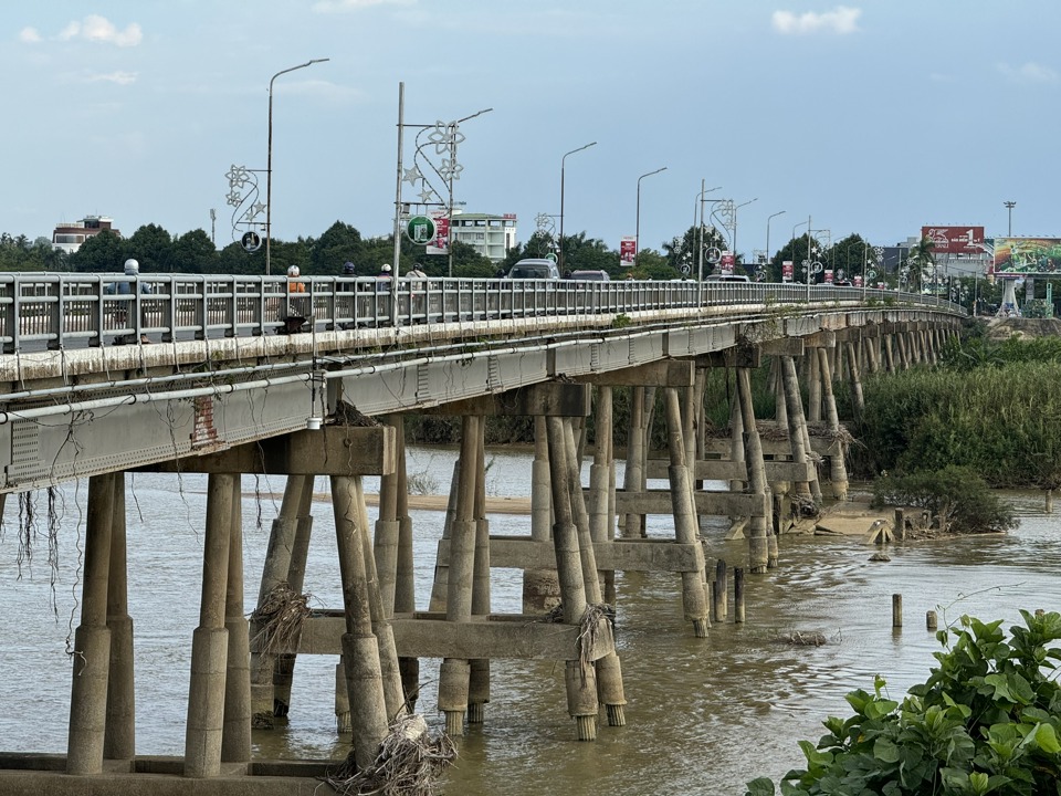 Cầu Tr&agrave; Kh&uacute;c 1.