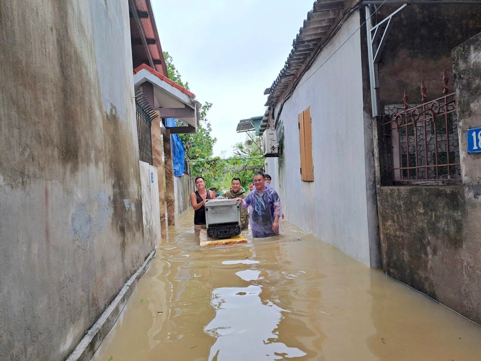 Huyện Ứng H&ograve;a đ&atilde; chủ động ứng ph&oacute; nhanh, c&oacute; hiệu quả, giảm thiểu thiệt hại thấp nhất về người v&agrave; t&agrave;i sản của Nh&acirc;n d&acirc;n.