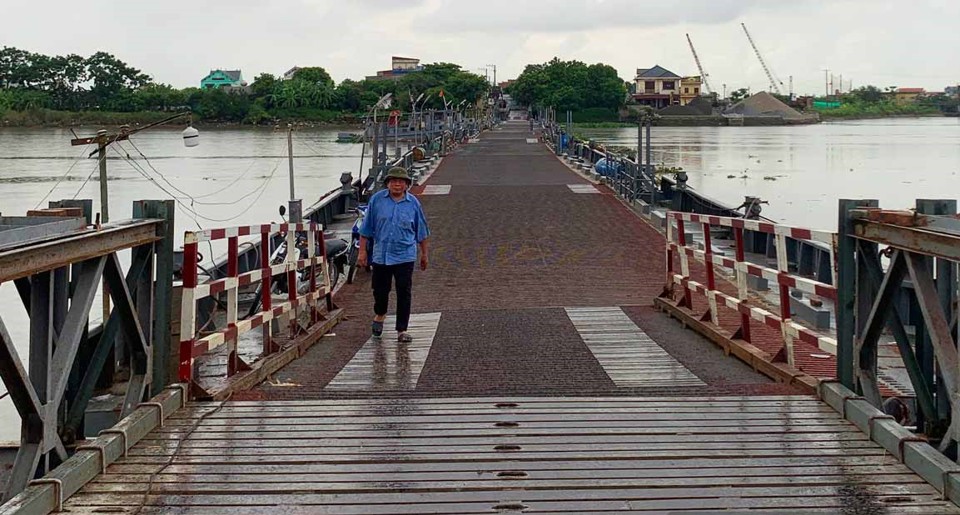 Cầu Phao Ninh Cường.