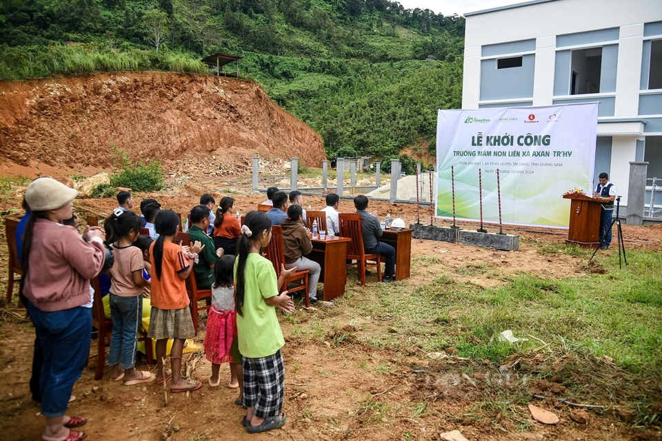 Căn cứ v&agrave;o t&igrave;nh h&igrave;nh thực tế, nguồn tiền n&agrave;y sẽ d&ugrave;ng để x&acirc;y nh&agrave; cho những hộ bị sập nh&agrave;, hỗ trợ cho c&aacute;c gia đ&igrave;nh c&oacute; người chết do thi&ecirc;n tai.