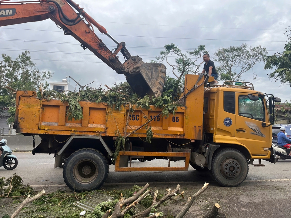 TP Hải Ph&ograve;ng đang nhanh ch&oacute;ng khắc phục hậu quả sau b&atilde;o. Ảnh: Vĩnh Qu&acirc;n