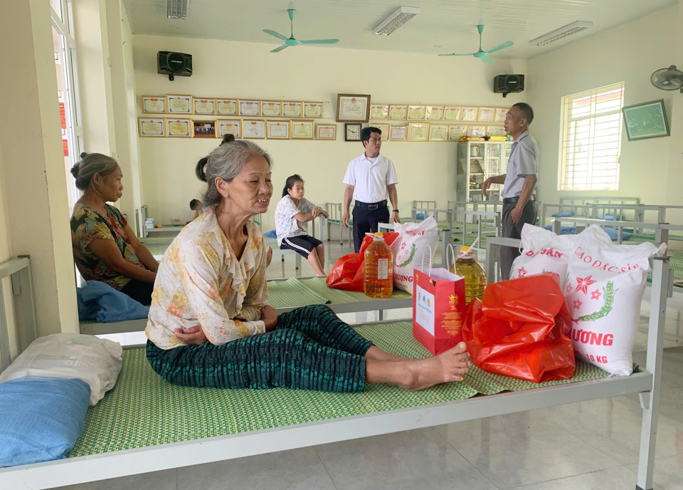 X&atilde; Hồng H&agrave; c&oacute; 5 hộ với 12 nh&acirc;n khẩu sơ t&aacute;n về nh&agrave; văn h&oacute;a cụm 1, th&ocirc;n Bồng Lai.