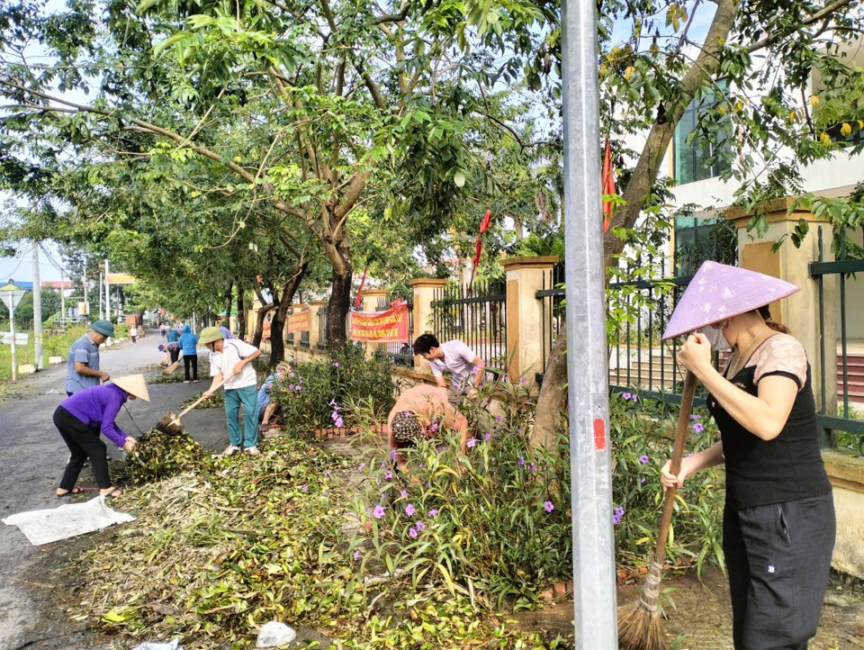 Thanh Oai: cán bộ và Nhân dân chung tay tổng vệ sinh môi trường  - Ảnh 1