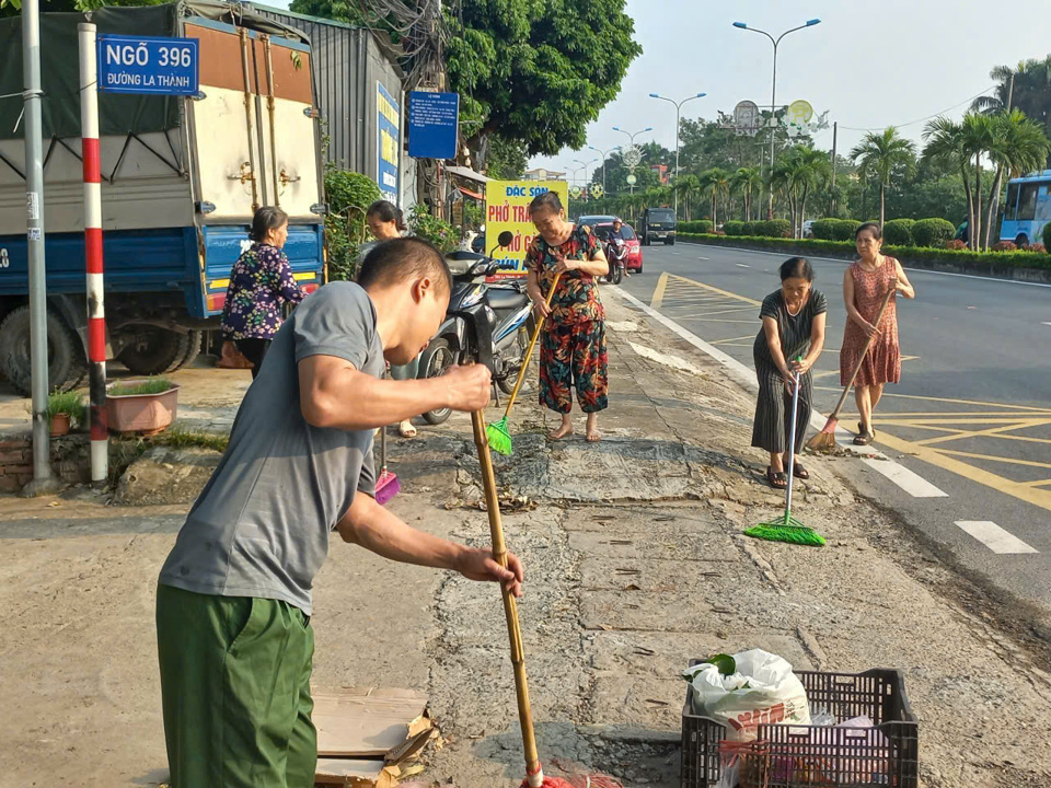 C&aacute;c đường phố, ng&otilde; ng&aacute;ch đều được qu&eacute;t dọn sạch sẽ.