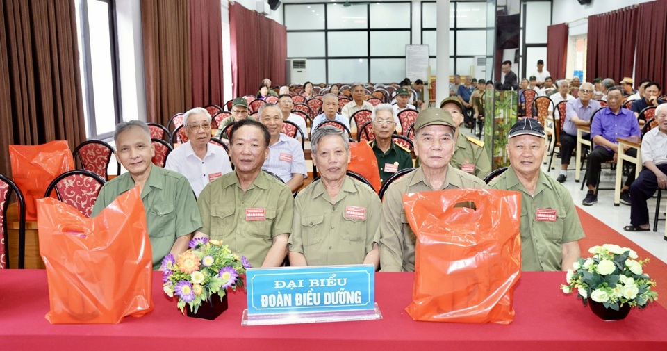 Người c&oacute; c&ocirc;ng gi&uacute;p đỡ c&aacute;ch mạng được hưởng trợ cấp h&agrave;ng th&aacute;ng; bảo hiểm y tế; điều dưỡng phục hồi sức khỏe v&agrave; c&aacute;c chế độ ưu đ&atilde;i kh&aacute;c. Ảnh minh họa.