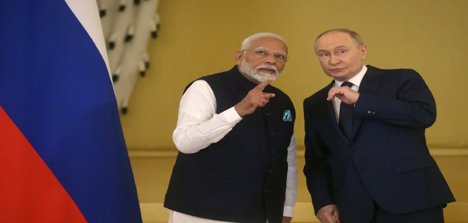 Tổng thống Nga Vladimir Putin v&agrave; Thủ tướng Ấn Độ Narendra Modi trong cuộc gặp tại Điện Kremlin ở Moscow v&agrave;o th&aacute;ng 7.&nbsp;