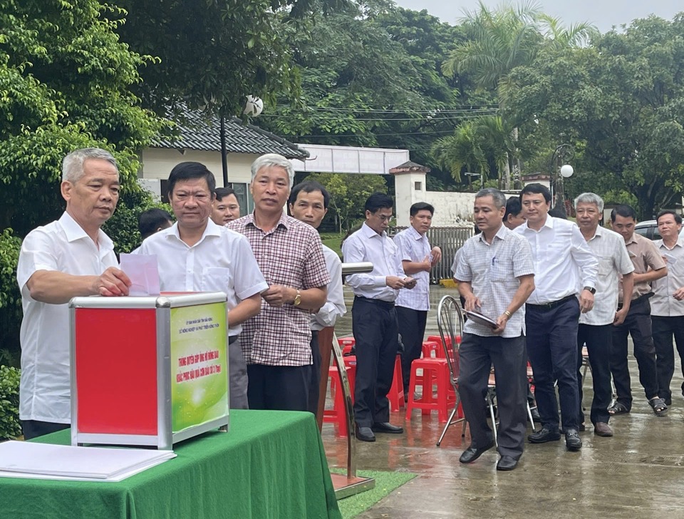 Sở N&ocirc;ng nghiệp v&agrave; Ph&aacute;t triển n&ocirc;ng th&ocirc;n Đắk N&ocirc;ng ủng hộ đồng b&agrave;o ph&iacute;a Bắc hơn 124 triệu đồng.