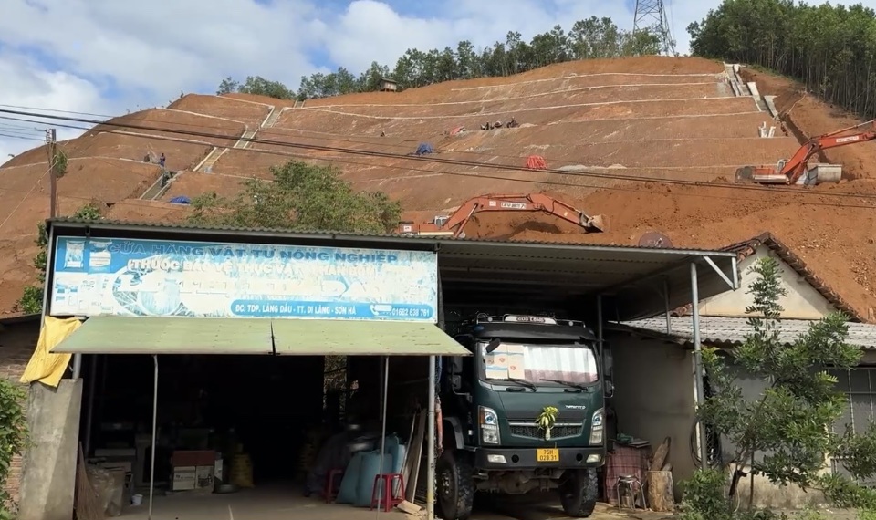 Dự &aacute;n Khắc phục hậu quả thi&ecirc;n tai, sạt lở khu d&acirc;n cư Van C&agrave; V&atilde;i c&oacute; tổng mức đầu tư 14 tỷ đồng.