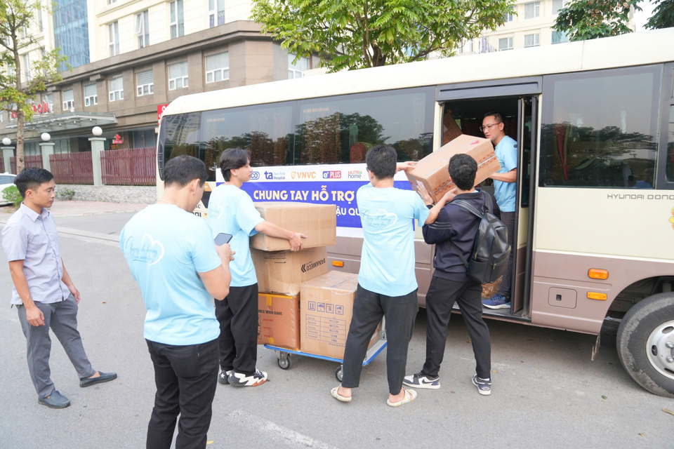 Những chuyến h&agrave;ng cứu trợ vẫn sẽ tiếp tục đến với c&aacute;c tỉnh, địa b&agrave;n kh&oacute; khăn kh&aacute;c.