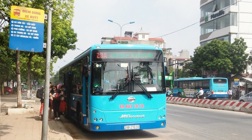 Đảm bảo giao th&ocirc;ng phục vụ nhu cầu đi lại của Nh&acirc;n d&acirc;n sau khi nước r&uacute;t tại một số tuyến đường qua địa b&agrave;n Sơn T&acirc;y, Mỹ Đức.