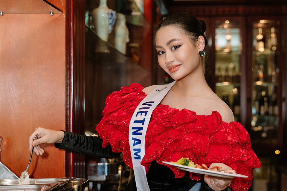 Xu&acirc;n Hạnh rực rỡ tại cuộc thi Miss Cosmo 2024. Ảnh: Uni