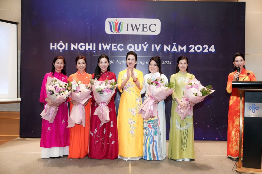 Ban Điều h&agrave;nh Hội đồng Nữ Doanh nh&acirc;n Quốc tế (IWEC)