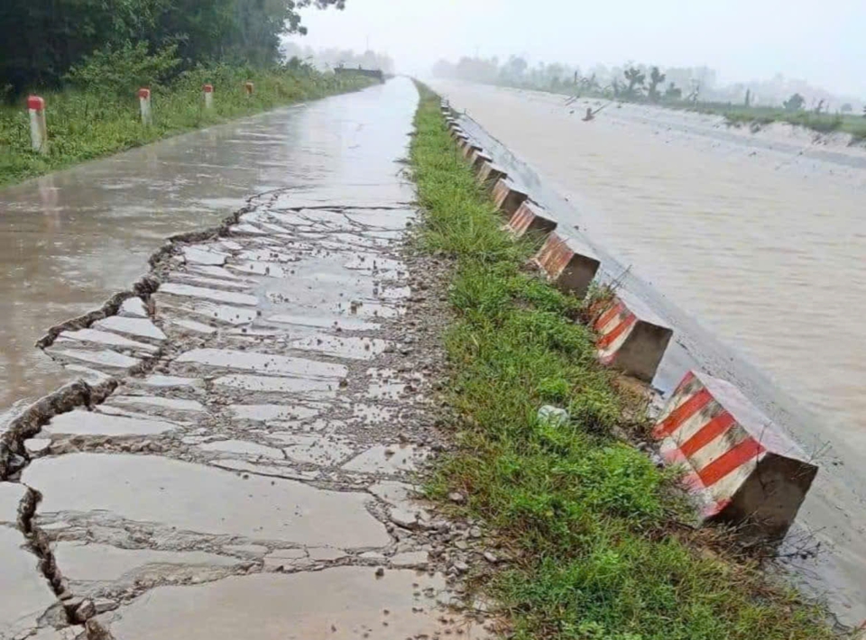 Đoạn đ&ecirc; s&ocirc;ng Đ&agrave;o nứt l&uacute;n, sạt lở tại x&atilde; L&yacute; Th&agrave;nh v&agrave;o ng&agrave;y 20/9.