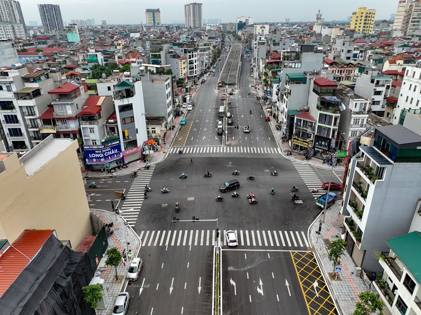 Cận cảnh tuyến đường hơn 1.200 tỷ đồng tại quận Long Biên vừa hoàn thành - Ảnh 6