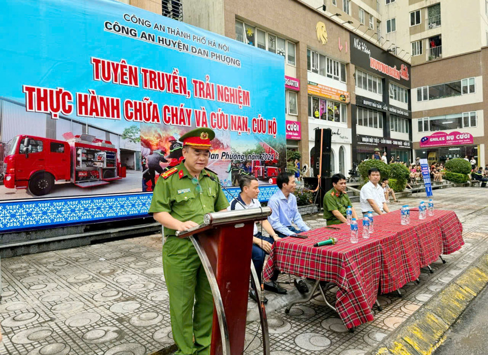 Thượng t&aacute; Đặng Trung Ki&ecirc;n &ndash; Ph&oacute; trưởng C&ocirc;ng an huyện Đan Phượng ph&aacute;t biểu tại sự kiện.