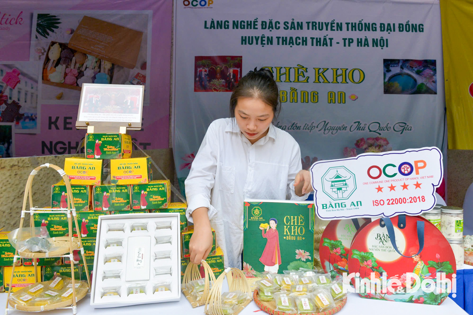 L&agrave;ng nghề đặc sản truyền thống Đại Đồng, huyện Thạch Thất với gian h&agrave;ng Ch&egrave; Kho thương hiệu Bằng An.